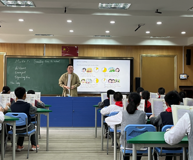 教师对扩音的刚需自然降低城乡差异反映出教室环境规划的距离